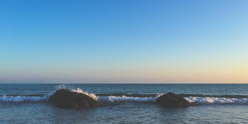 港哥山冬季雪景摄影与徒步攻略：从特色食品批发到安全路线规划