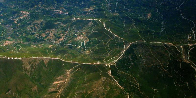 港哥山周边美食寻味指南：特色食品与农家乐全攻略，揭秘地方特产批发源头