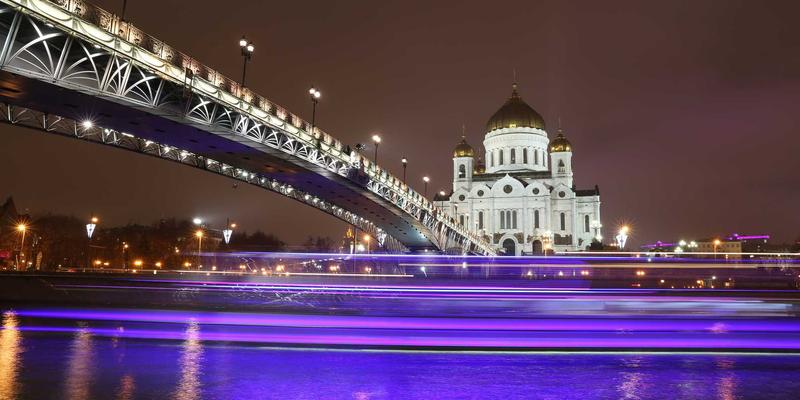 港哥山徒步全攻略：专业装备清单与安全守则，兼谈当地特产调味品批发的独特魅力